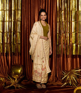 Cream Woven Blended Georgette Saree With Embroidered Floral Motifs-EN1832