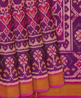 Pink Handloom Rajkot Patola Silk Saree With Floral Motifs
