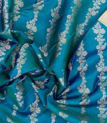 Blue Handloom Kanchipuram Bridal Silk Saree With Floral Motifs-KA16316