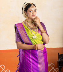 Neon Green Handloom Korvai Kanchipuram 9 Yards Silk Saree With Contrast Border-KA15394