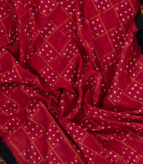 Crimson Handloom Sungudi Cotton Saree With Tie & Dye Motifs & Checks-BG1940