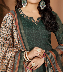 Emerald Green and Off-white Anarkali Set: RC5525