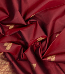 Maroon Handloom Kanchipuram Silk Saree With Floral Leaf Motifs-KA16402