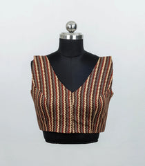 Maroon Printed V Neck Ready Made Blouse With High Back Neck & Attachable Sleeve-RB5177