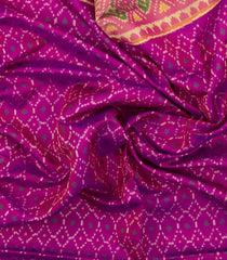 Magenta Handloom Rajkot Patola Silk Saree With Ikat Jaal Motifs-IK0581
