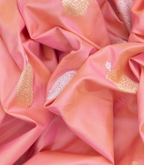 Light Peach Handloom Banarasi Silk Saree With Floral Butta & Lilac Border-Light Peach