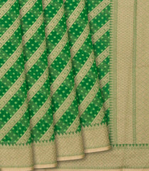 Green Woven Blended Silk Cotton Saree With Diagonal Floral Motifs -Green