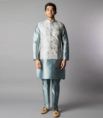 Light Grey Kurta Set With Straight Fit Pants And Nehru Jacket-Grey