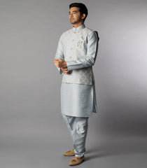 Glacier Grey Kurta Set With Straight Fit Pants And Nehru Jacket-Grey