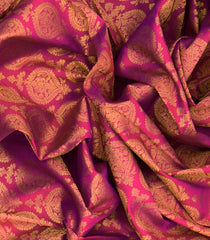 Magenta  Handwoven Kanchipuram silk Saree With Floral Motifs -Magenta