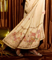 Cream Woven Blended Georgette Saree With Embroidered Floral Motifs-EN1832