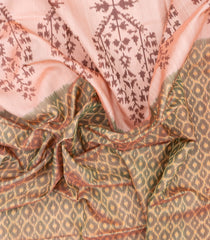 Light Peach Handloom Rajkot Patola Ikat Silk Saree With Tie & Dye Floral Motifs-IK0481