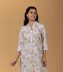Off-White and Beige Floral Printed Kurta: KR0840