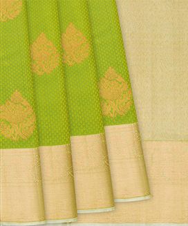 Light Green Handloom Kanchipuram Silk Saree With Floral Motifs