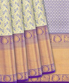 Gold Handloom Kanchipuram Silk Saree With Floral Motifs
