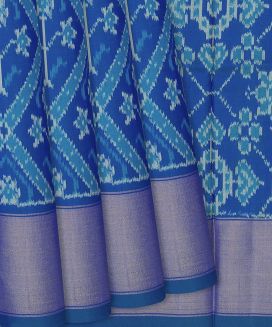 Blue Handloom Pochampally Ikat Saree With Floral Motifs

