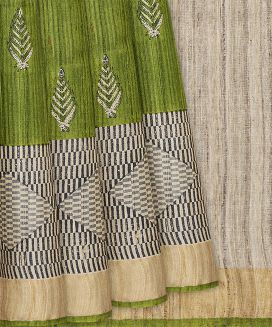 Green Handloom Tussar Silk Saree With Printed Floral Motifs
