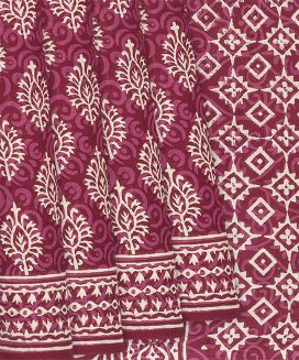 Magenta Jaipur Cotton Saree With Printed Floral Motifs
