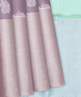 Lilac Handloom Soft Silk Saree With Floral Motifs
