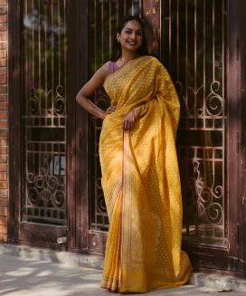 Yellow Handloom Banarasi Jamdani Saree With Floral Motifs
