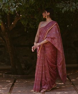 Dusty Pink Handloom Banarasi Jamdani Saree With Floral Motifs
